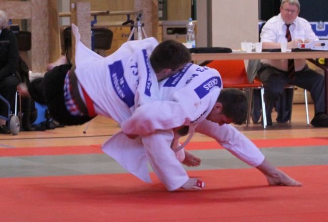 1. Herren - Niedersachsenliga 2013 2. Kampftag Ippon für Niklas